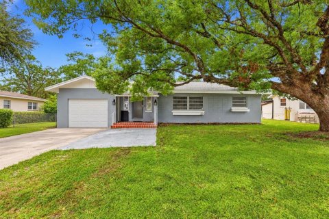 Villa ou maison à DeBary, Floride 3 chambres, 110.37 m2 № 2359091
