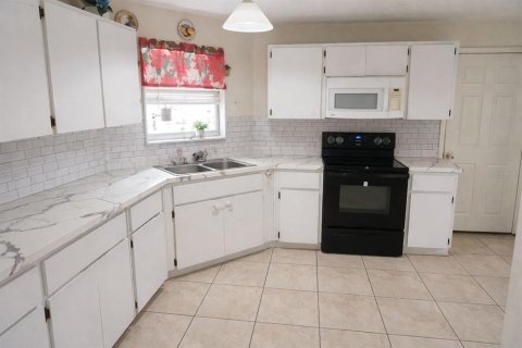 Casa en alquiler en Tampa, Florida, 3 dormitorios, 137.12 m2 № 2147852 - foto 6