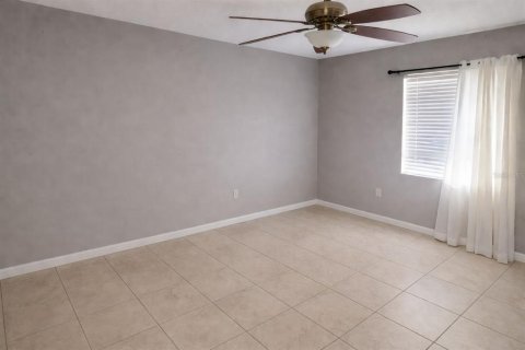 Casa en alquiler en Tampa, Florida, 3 dormitorios, 137.12 m2 № 2147852 - foto 11