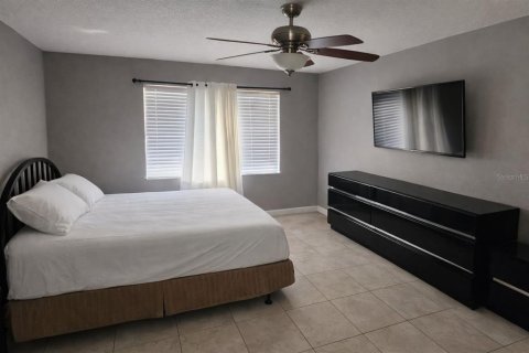 Casa en alquiler en Tampa, Florida, 3 dormitorios, 137.12 m2 № 2147852 - foto 12