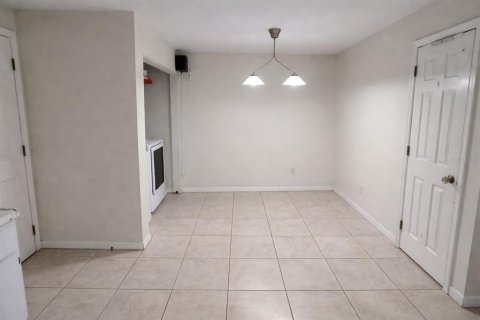 Casa en alquiler en Tampa, Florida, 3 dormitorios, 137.12 m2 № 2147852 - foto 7