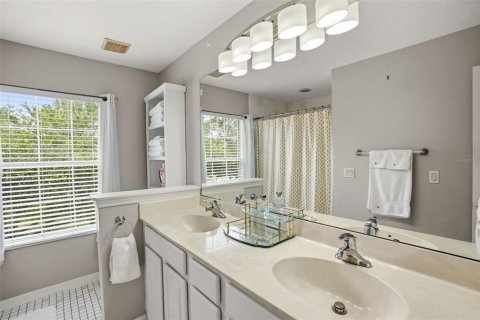 Townhouse in Orlando, Florida 2 bedrooms, 115.2 sq.m. № 2100892 - photo 12