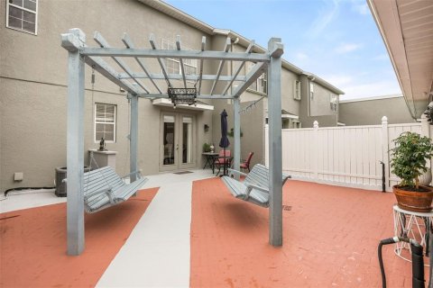 Townhouse in Orlando, Florida 2 bedrooms, 115.2 sq.m. № 2100892 - photo 15
