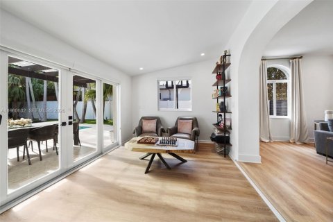 Villa ou maison à vendre à Miami Beach, Floride: 4 chambres, 264.4 m2 № 2024328 - photo 10