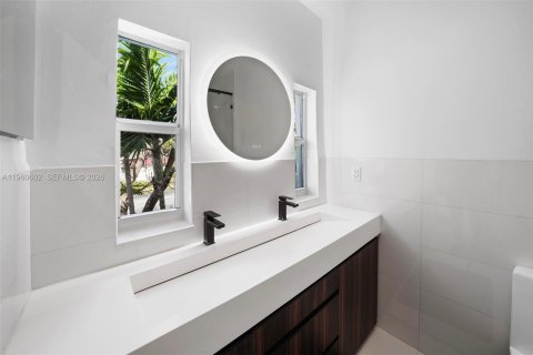 Villa ou maison à vendre à Miami Beach, Floride: 4 chambres, 264.4 m2 № 2024328 - photo 18