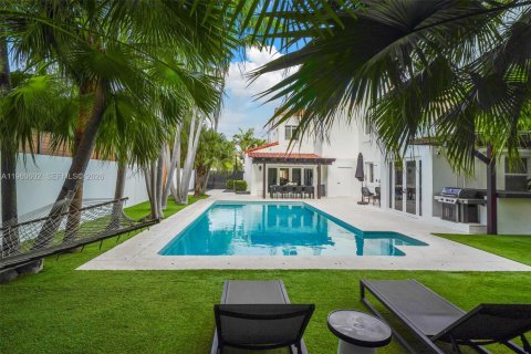 Villa ou maison à vendre à Miami Beach, Floride: 4 chambres, 264.4 m2 № 2024328 - photo 27