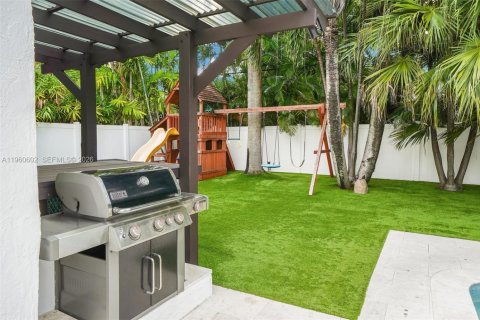 Villa ou maison à vendre à Miami Beach, Floride: 4 chambres, 264.4 m2 № 2024328 - photo 28