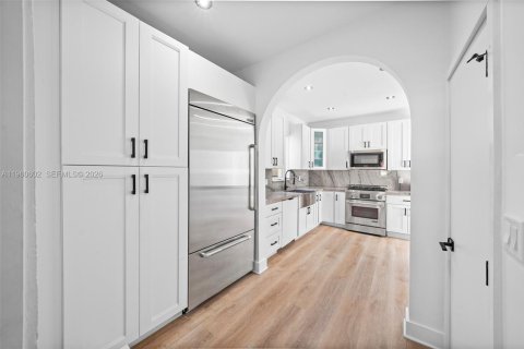 Villa ou maison à vendre à Miami Beach, Floride: 4 chambres, 264.4 m2 № 2024328 - photo 12