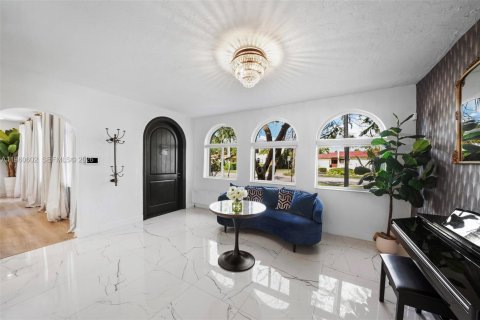 Villa ou maison à vendre à Miami Beach, Floride: 4 chambres, 264.4 m2 № 2024328 - photo 3