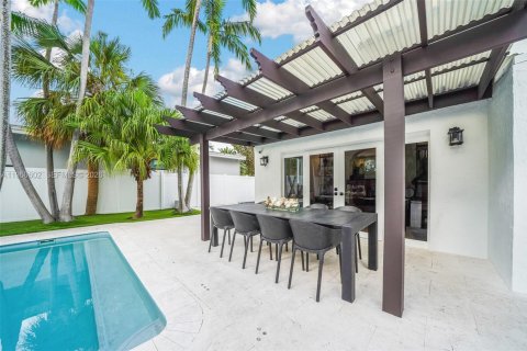 Villa ou maison à vendre à Miami Beach, Floride: 4 chambres, 264.4 m2 № 2024328 - photo 24