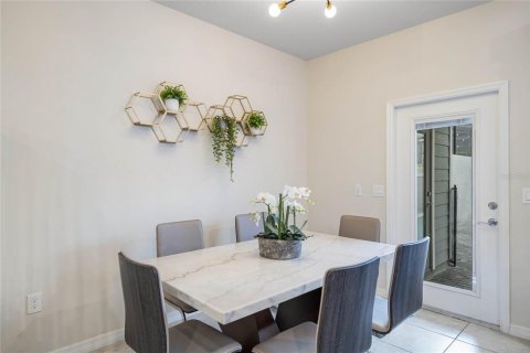 Adosado en venta en Davenport, Florida, 5 dormitorios, 212.1 m2 № 1334761 - foto 15