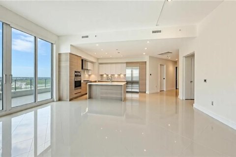 Copropriété à louer à Sarasota, Floride: 3 chambres, 260.41 m2 № 2213867 - photo 12