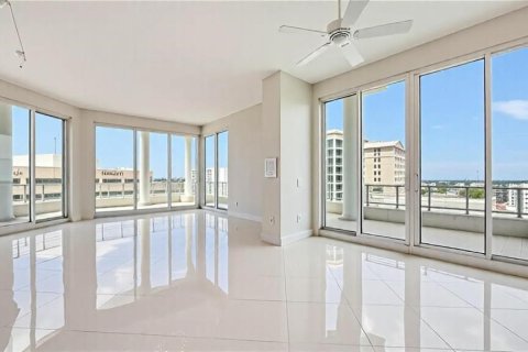 Copropriété à louer à Sarasota, Floride: 3 chambres, 260.41 m2 № 2213867 - photo 5