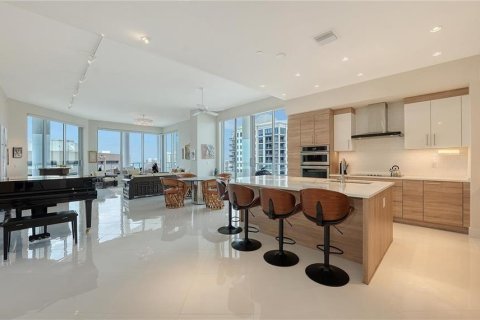 Copropriété à louer à Sarasota, Floride: 3 chambres, 260.41 m2 № 2213867 - photo 19
