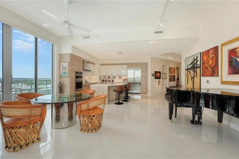 Copropriété à louer à Sarasota, Floride: 3 chambres, 260.41 m2 № 2213867 - photo 14