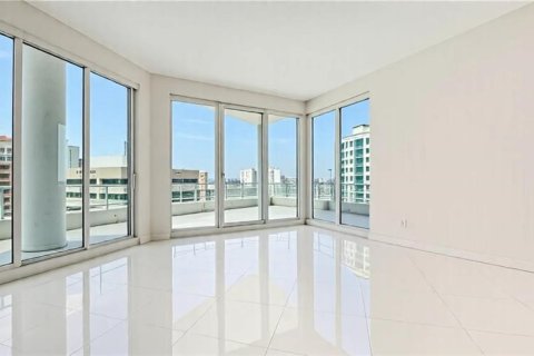 Copropriété à louer à Sarasota, Floride: 3 chambres, 260.41 m2 № 2213867 - photo 7