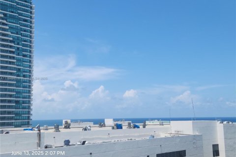 Copropriété à louer à Hollywood, Floride: 2 chambres, 83.24 m2 № 1706715 - photo 23
