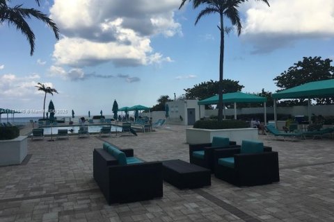 Copropriété à louer à Hollywood, Floride: 2 chambres, 83.24 m2 № 1706715 - photo 18