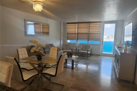 Copropriété à louer à Hollywood, Floride: 2 chambres, 83.24 m2 № 1706715 - photo 7