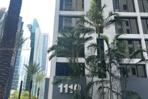 Propiedad comercial en venta en Miami, Florida № 1881894 - foto 1