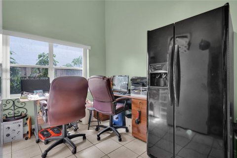 Villa ou maison à vendre à Miami, Floride: 4 chambres, 193.89 m2 № 1964261 - photo 28