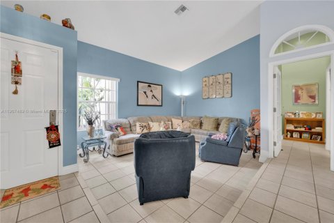 Villa ou maison à vendre à Miami, Floride: 4 chambres, 193.89 m2 № 1964261 - photo 8