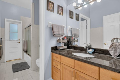 Villa ou maison à vendre à Miami, Floride: 4 chambres, 193.89 m2 № 1964261 - photo 24