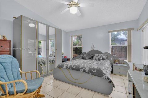 Villa ou maison à vendre à Miami, Floride: 4 chambres, 193.89 m2 № 1964261 - photo 17