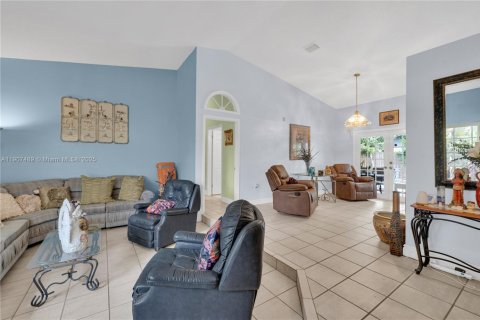 Villa ou maison à vendre à Miami, Floride: 4 chambres, 193.89 m2 № 1964261 - photo 7