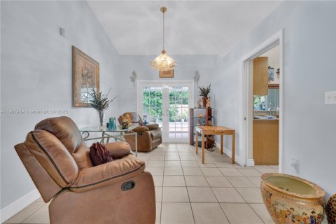 Villa ou maison à vendre à Miami, Floride: 4 chambres, 193.89 m2 № 1964261 - photo 9