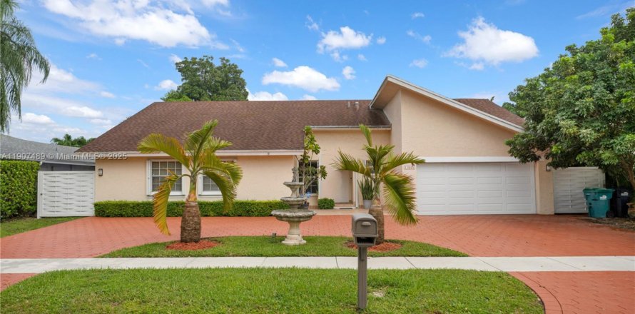 Villa ou maison à Miami, Floride 4 chambres, 193.89 m2 № 1964261