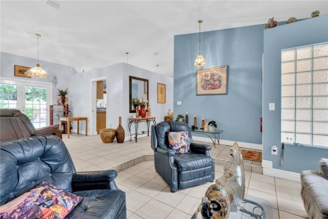 Villa ou maison à vendre à Miami, Floride: 4 chambres, 193.89 m2 № 1964261 - photo 6