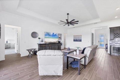 House in Parrish, Florida 3 bedrooms, 233 sq.m. № 1844842 - photo 9