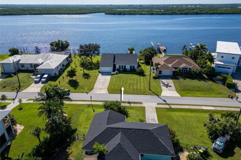 Casa en venta en Punta Gorda, Florida, 3 dormitorios, 172.89 m2 № 1903037 - foto 4