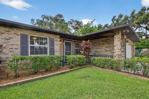 House in Brandon, Florida 4 bedrooms, 175.03 sq.m. № 1875954 - photo 19