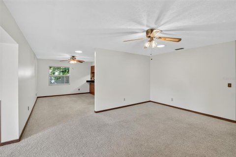 House in Brandon, Florida 4 bedrooms, 175.03 sq.m. № 1875954 - photo 25