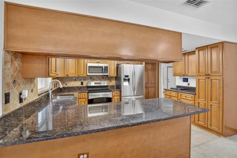 House in Brandon, Florida 4 bedrooms, 175.03 sq.m. № 1875954 - photo 7