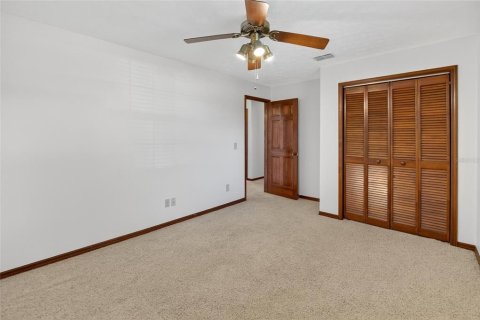 House in Brandon, Florida 4 bedrooms, 175.03 sq.m. № 1875954 - photo 18