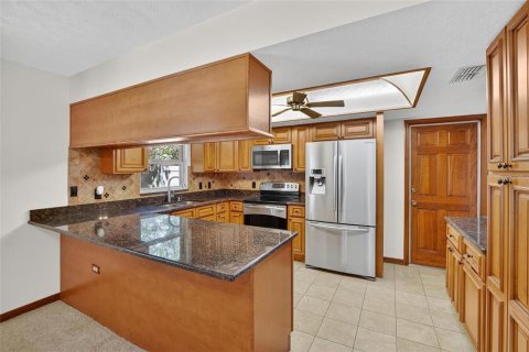 House in Brandon, Florida 4 bedrooms, 175.03 sq.m. № 1875954 - photo 5