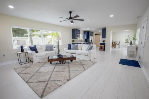 House in Dunedin, Florida 3 bedrooms, 163.88 sq.m. № 1914433 - photo 10