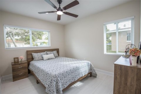 House in Dunedin, Florida 3 bedrooms, 163.88 sq.m. № 1914433 - photo 28