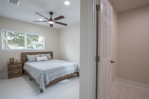 House in Dunedin, Florida 3 bedrooms, 163.88 sq.m. № 1914433 - photo 27