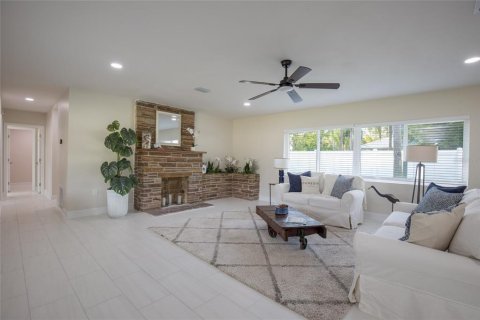 House in Dunedin, Florida 3 bedrooms, 163.88 sq.m. № 1914433 - photo 11