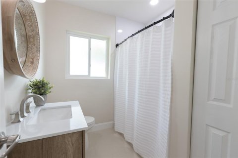 House in Dunedin, Florida 3 bedrooms, 163.88 sq.m. № 1914433 - photo 25