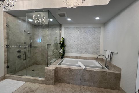 Condominio en alquiler en Bal Harbour, Florida, 3 dormitorios, 263.84 m2 № 1938488 - foto 9