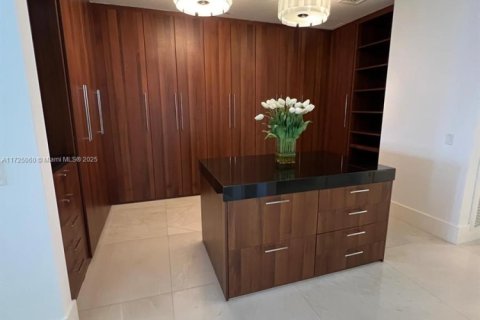 Condominio en alquiler en Bal Harbour, Florida, 3 dormitorios, 263.84 m2 № 1938488 - foto 10