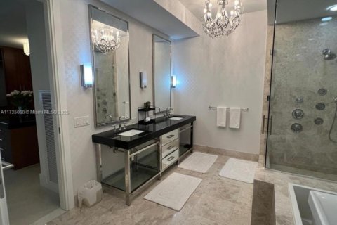 Condominio en alquiler en Bal Harbour, Florida, 3 dormitorios, 263.84 m2 № 1938488 - foto 8