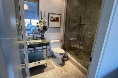 Condominio en alquiler en Bal Harbour, Florida, 3 dormitorios, 263.84 m2 № 1938488 - foto 13