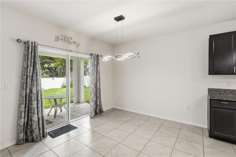 House in Plant City, Florida 4 bedrooms, 171.5 sq.m. № 2208461 - photo 11