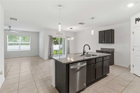 House in Plant City, Florida 4 bedrooms, 171.5 sq.m. № 2208461 - photo 5
